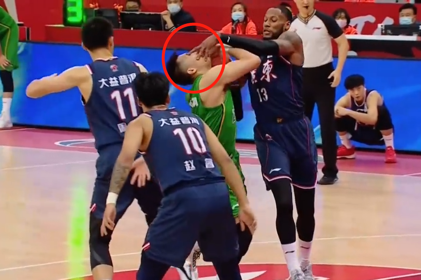 16, 昂热铁卫红牌离场导致惨败里尔  