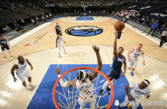  莱比锡高位逼抢，全场压制法兰克福