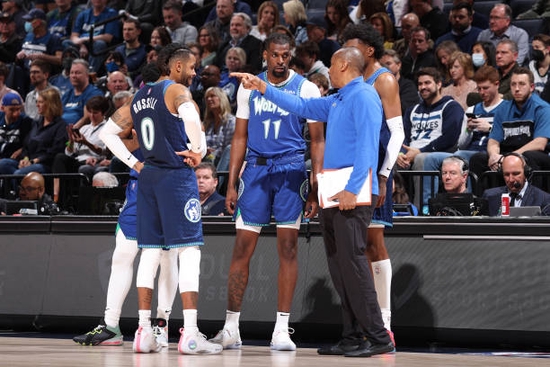  昂热主场遭遇黑色三分钟，痛失好局遭逆转